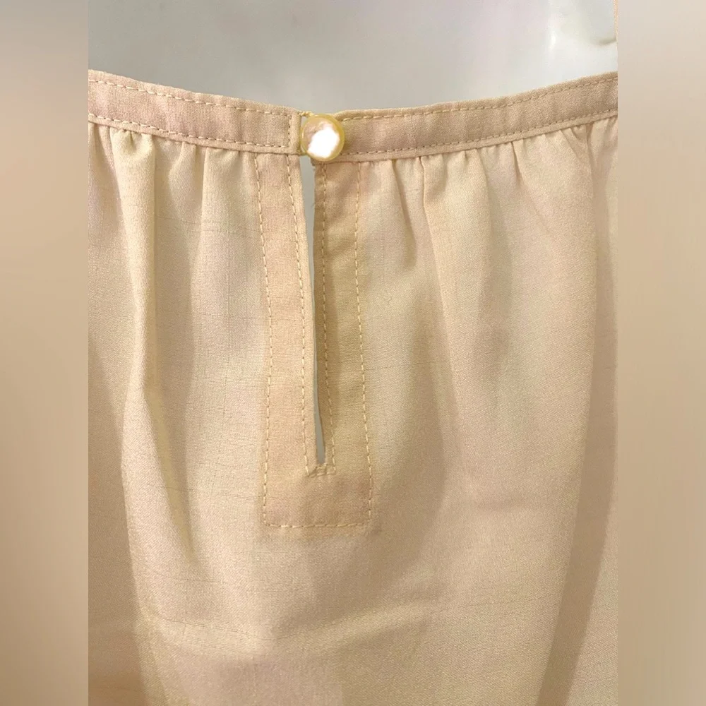 PRETTY CREAM CAMISOLE - Picture 3 of 5